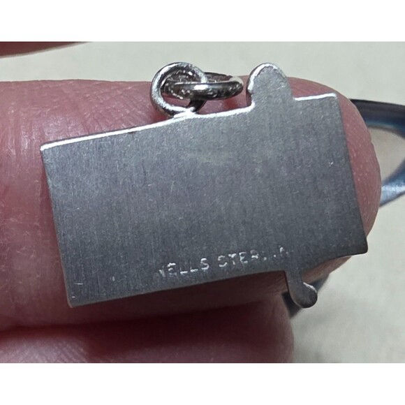 Vintage Wells Sterling Music Pendant – Treble Clef & Notes – Silver – 5/8” x 1/2 - Picture 6 of 8